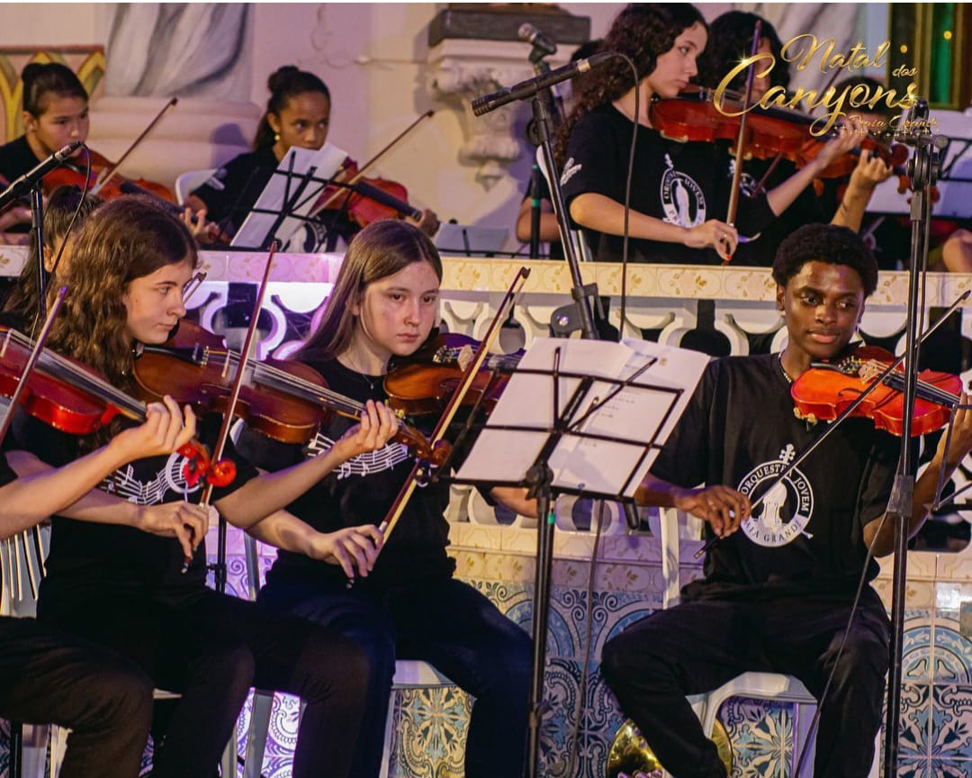 Orquestra Municipal de Maracajá se apresenta em eventos natalinos na região