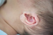 Fonoaudióloga explica a importância do teste da orelhinha em recém-nascido