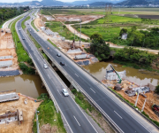 Vigas das novas pontes do Rio Capivari na BR-101 serão içadas