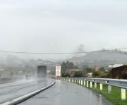 CCR ViaCosteira orienta motoristas sobre os cuidados ao dirigir com pista molhada