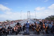 Aniversário de 96 anos da Ponte Hercílio Luz é celebrado com apresentação da Camerata