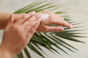 Dermatologista do HSJosé reforça a importância dos cuidados com a pele no verão