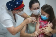 SC inicia vacinação de crianças e adolescentes de 6 a 17 anos com a Coronavac