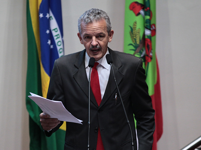 Dresch pede celeridade na apura&ccedil;&atilde;o da den&uacute;ncia de Caixa 2
