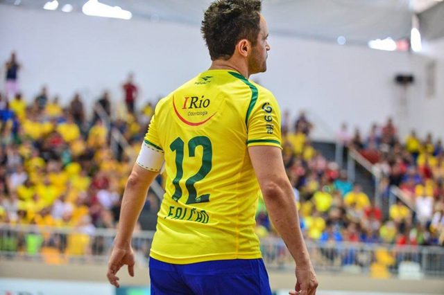 Sele&ccedil;&atilde;o de Falc&atilde;o na cidade de Tubar&atilde;o 