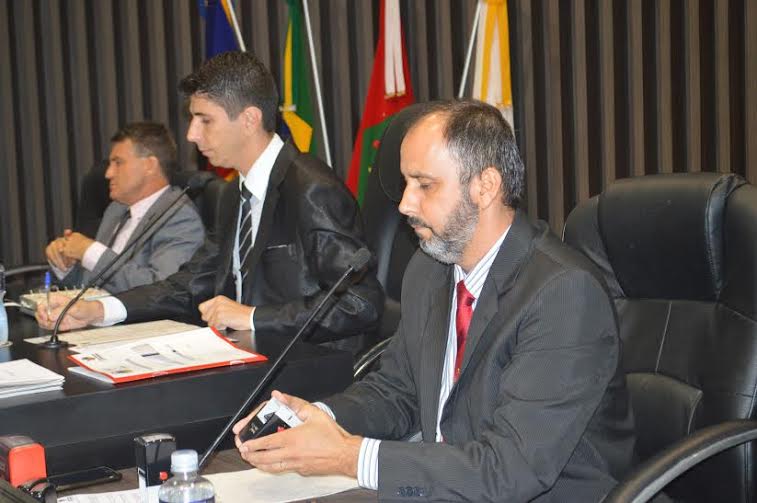 C&acirc;mara vota projeto que elimina gratifica&ccedil;&otilde;es de CC's