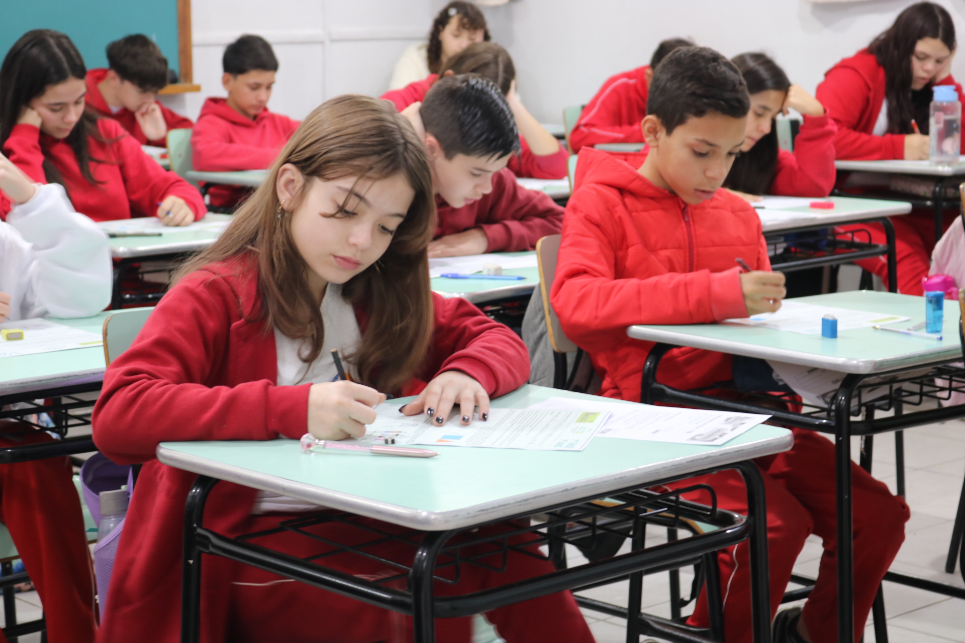 Estudantes realizam primeira prova do Pr&ecirc;mio Acic de Matem&aacute;tica