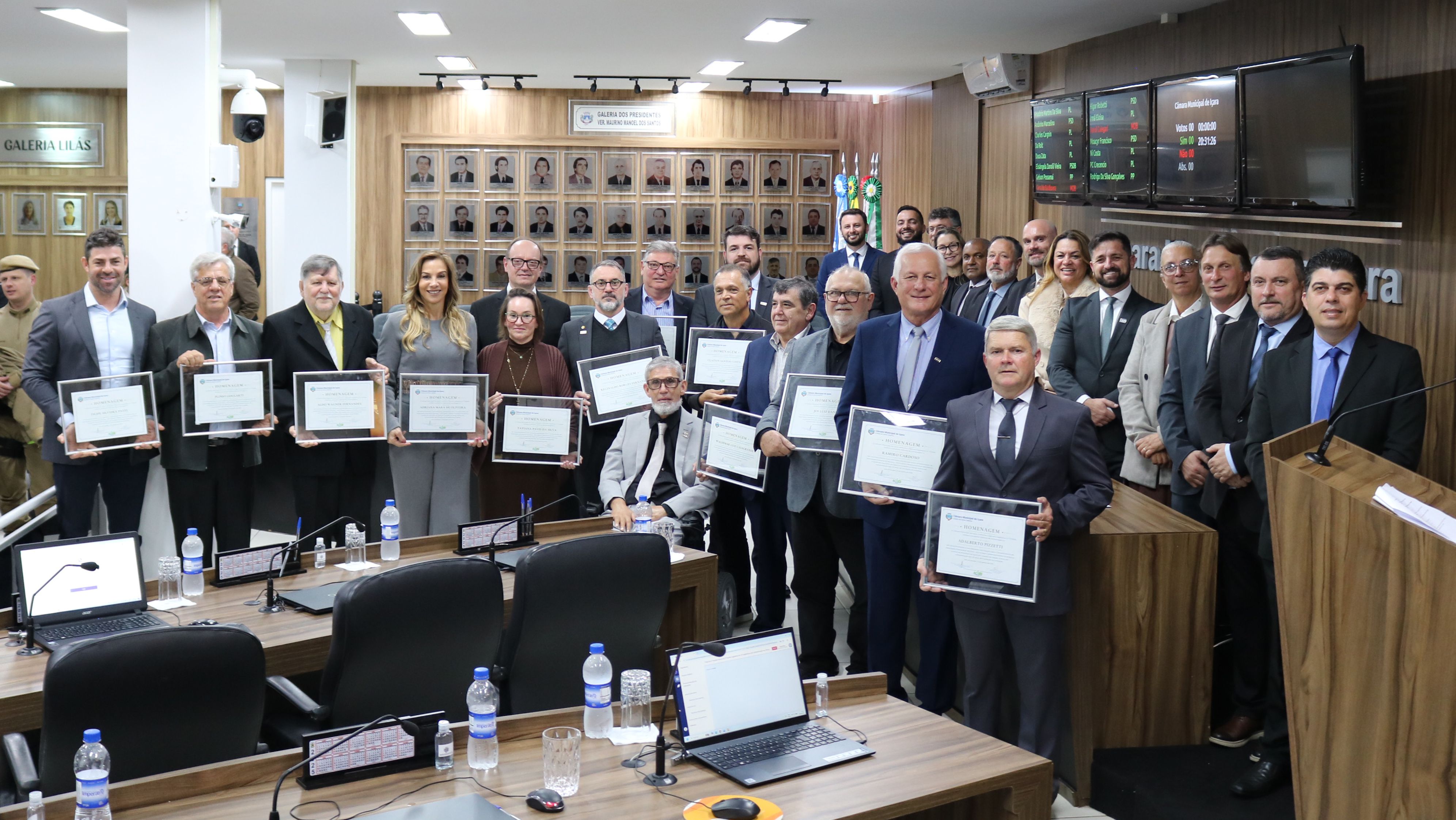 Legislativo homenageia os 30 anos da Associa&ccedil;&atilde;o Empresarial de I&ccedil;ara