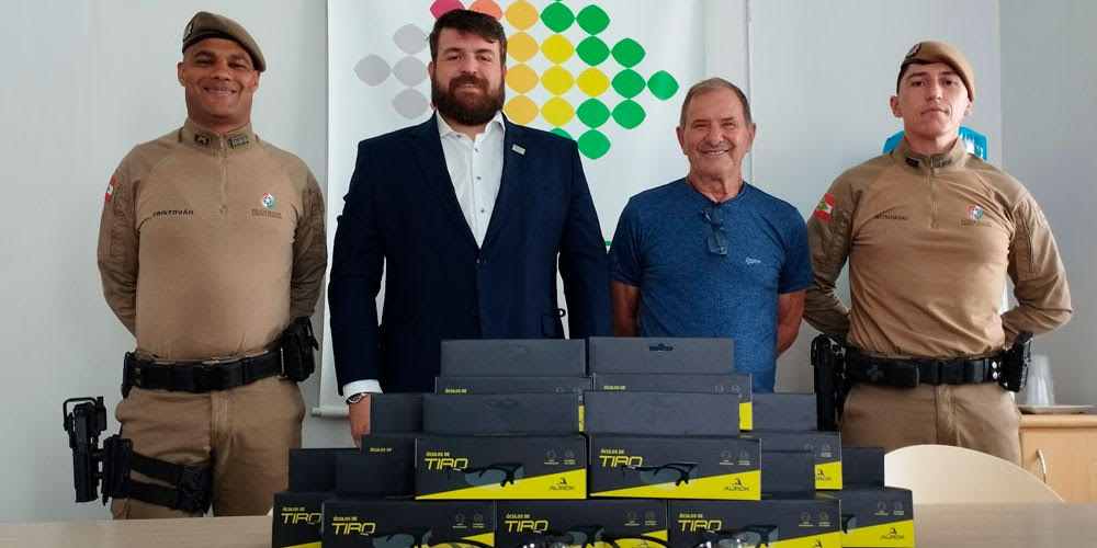 Acii entrega equipamentos de seguran&ccedil;a para instru&ccedil;&atilde;o policial