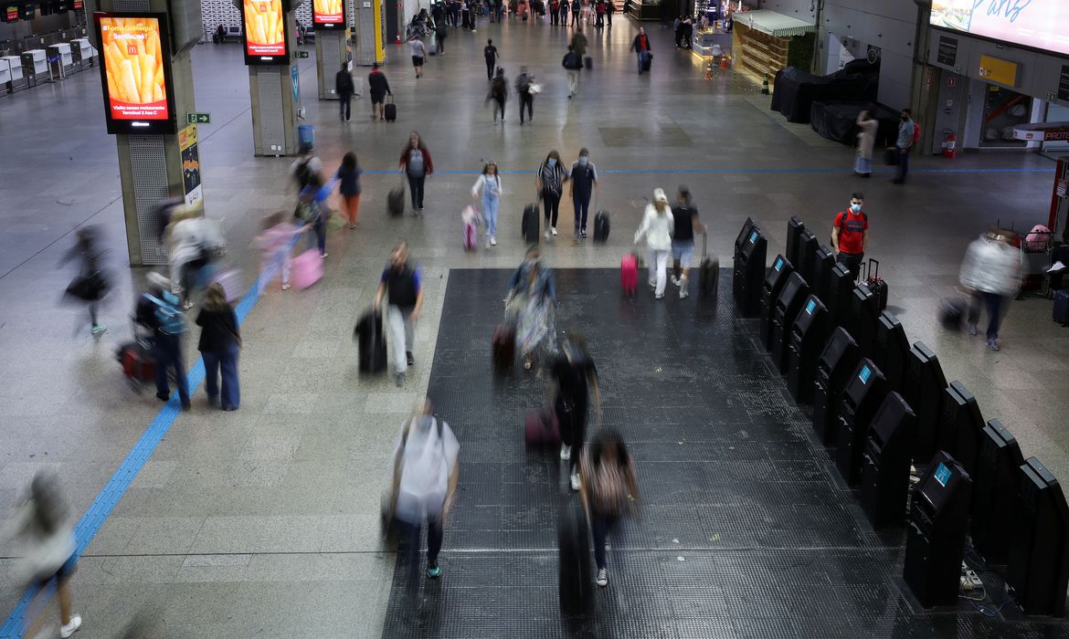 Greve da avia&ccedil;&atilde;o deixa 113 voos atrasados nos aeroportos de S&atilde;o Paulo 