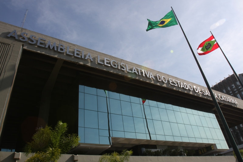STF concede liminar &agrave; Alesc e processo de impeachment de Mois&eacute;s &eacute; retomado