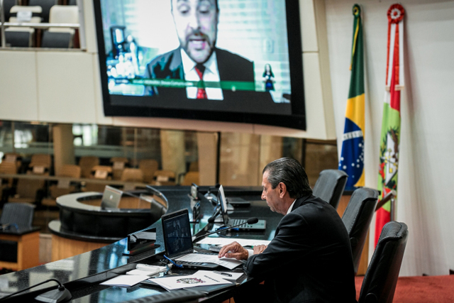 Presidente anuncia que trabalhos na Alesc seguem na forma telepresencial