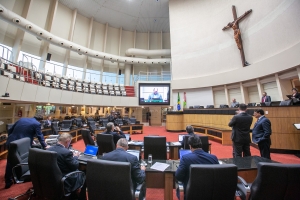 Deputados defendem nivelar gratifica&ccedil;&otilde;es no Poder Executivo de SC