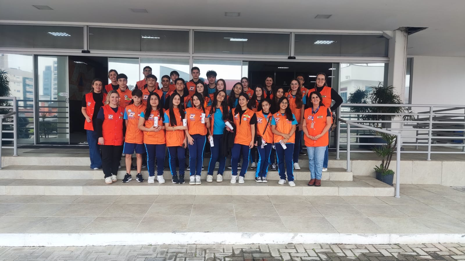 Alunos fumacenses do Programa Defesa Civil na Escola visitam a capital
