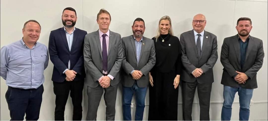 APAE Cocal do Sul apresenta projeto de amplia&ccedil;&atilde;o ao Governo Estadual 