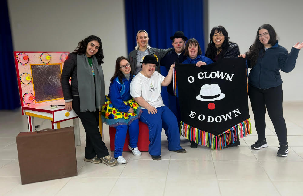 Grupo O Clown e o Down apresenta o Espet&aacute;culo da Bailarina 
