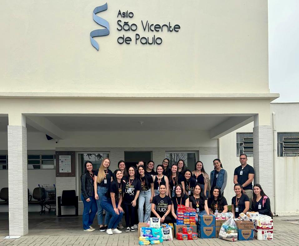 Asilo S&atilde;o Vicente de Paulo recebe doa&ccedil;&otilde;es de acad&ecirc;micos de Enfermagem do Unibave