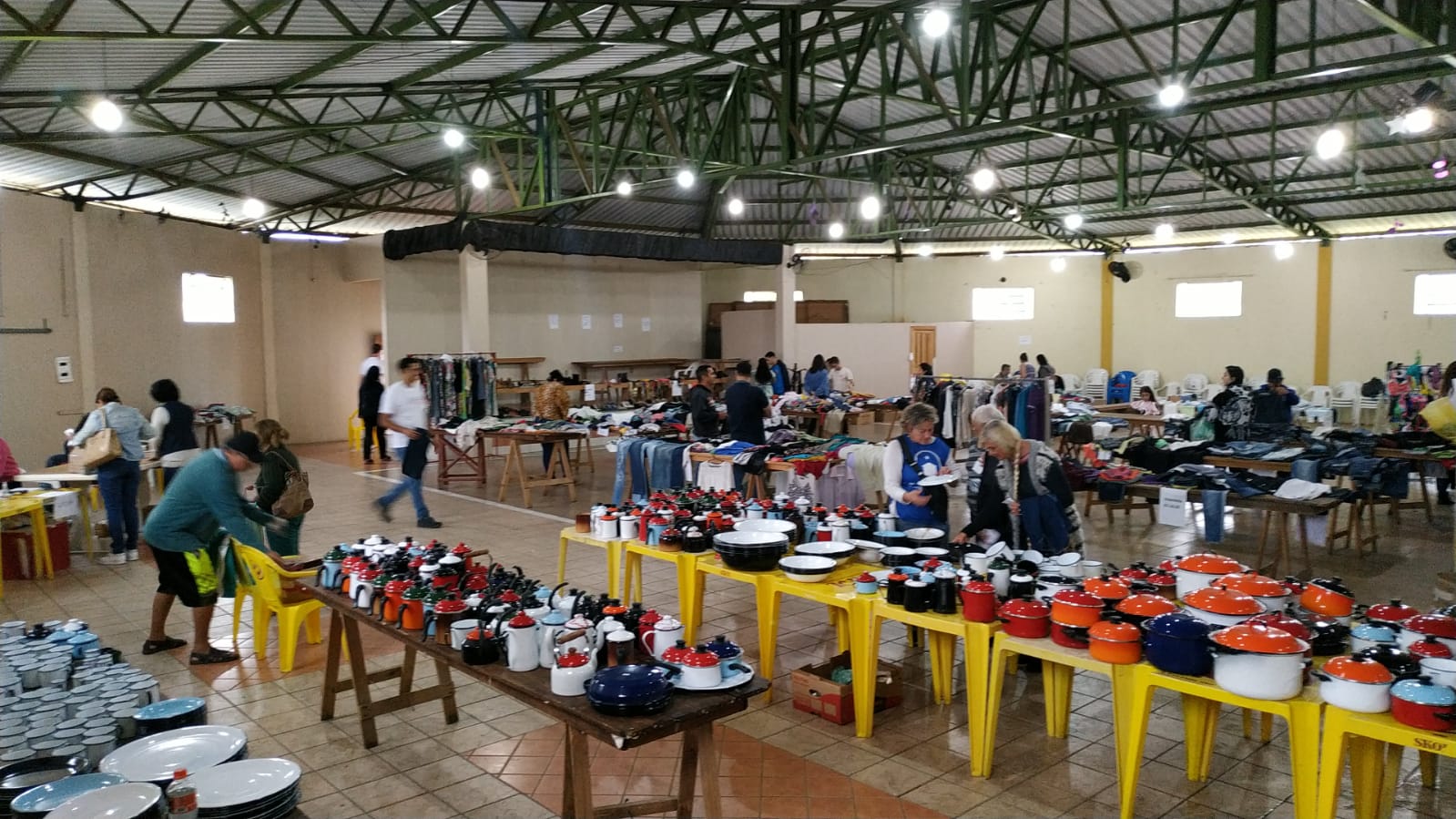 Grande Rio Maina recebe 2&ordf; edi&ccedil;&atilde;o do Bazar Beneficente Alian&ccedil;a