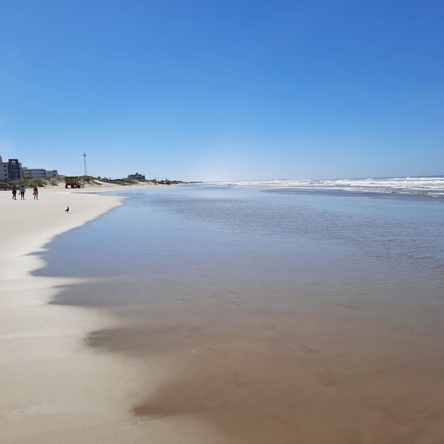 Sa&iacute;da do arroio em Balne&aacute;rio Rinc&atilde;o (SC) est&aacute; impr&oacute;pria para banho