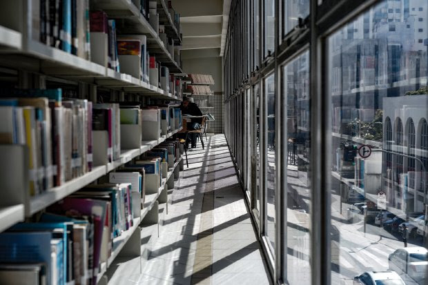 Biblioteca P&uacute;blica retoma servi&ccedil;o de empr&eacute;stimo de livros mediante agendamento