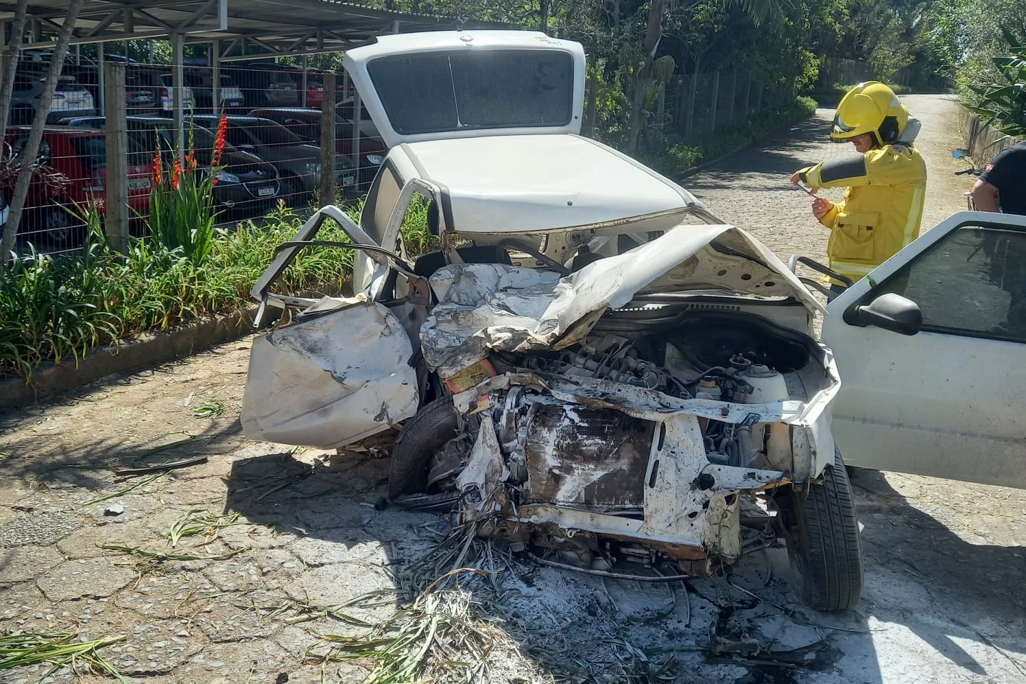 Colis&atilde;o entre ve&iacute;culos deixa motorista ferido na SC-445 em I&ccedil;ara (SC)