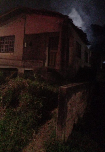 Casa &eacute; atingida por inc&ecirc;ndio em I&ccedil;ara (SC) e homem fica ferido