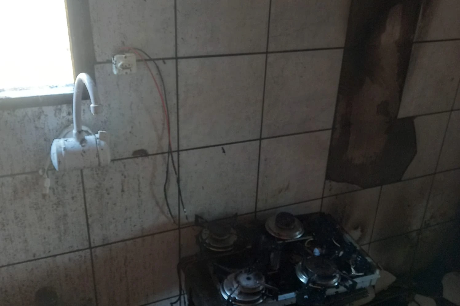 Bombeiros atendem ocorr&ecirc;ncia de inc&ecirc;ndio em resid&ecirc;ncia em Rinc&atilde;o (SC)