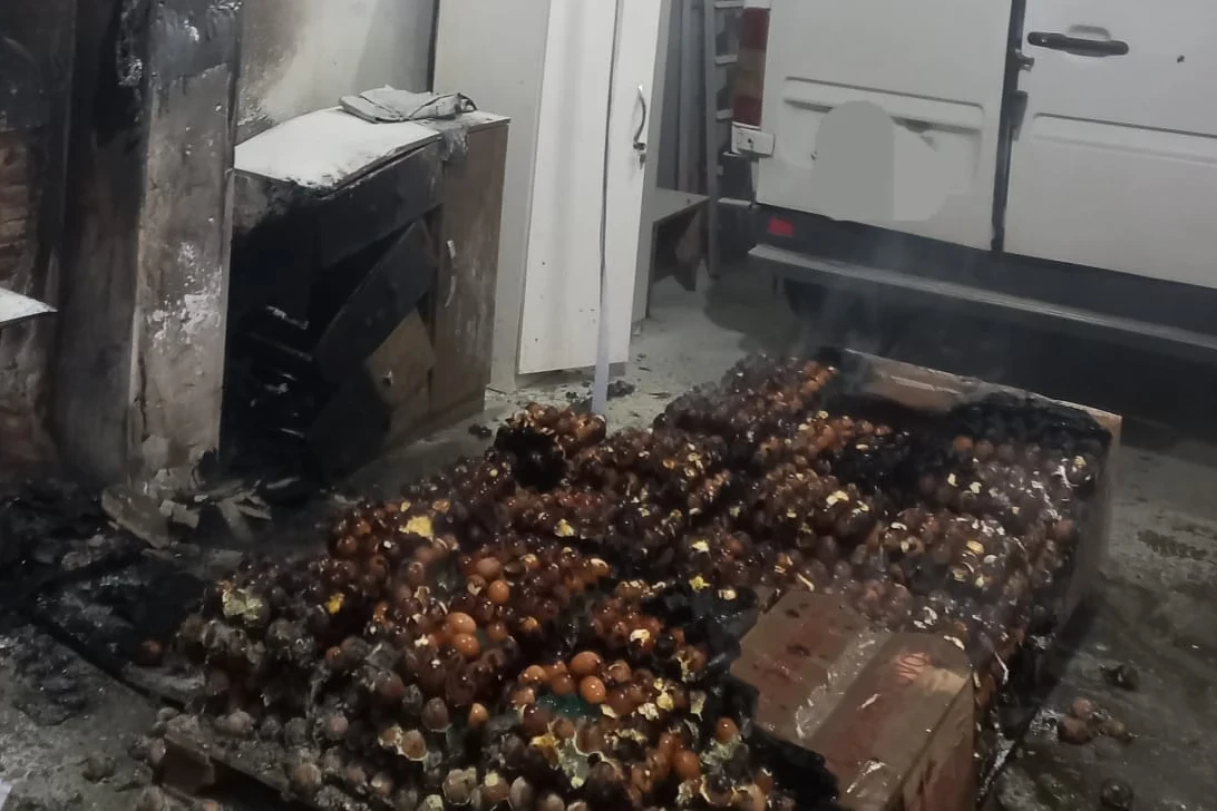 Inc&ecirc;ndio destr&oacute;i parte de dep&oacute;sito no Bairro Raichaski em I&ccedil;ara (SC)