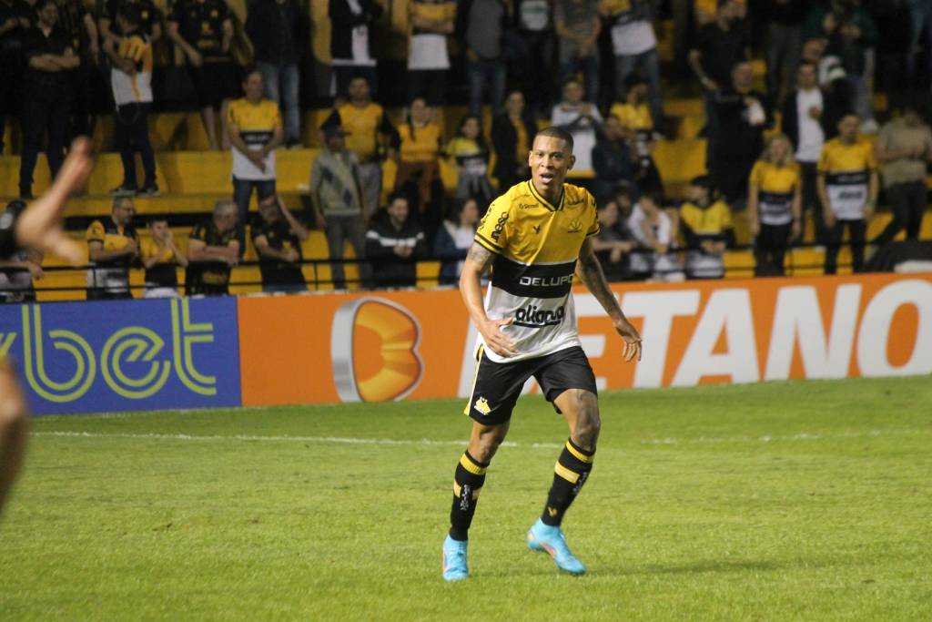Crici&uacute;ma E.C. vence o Oper&aacute;rio-PR pelo Campeonato Brasileiro da S&eacute;rie B