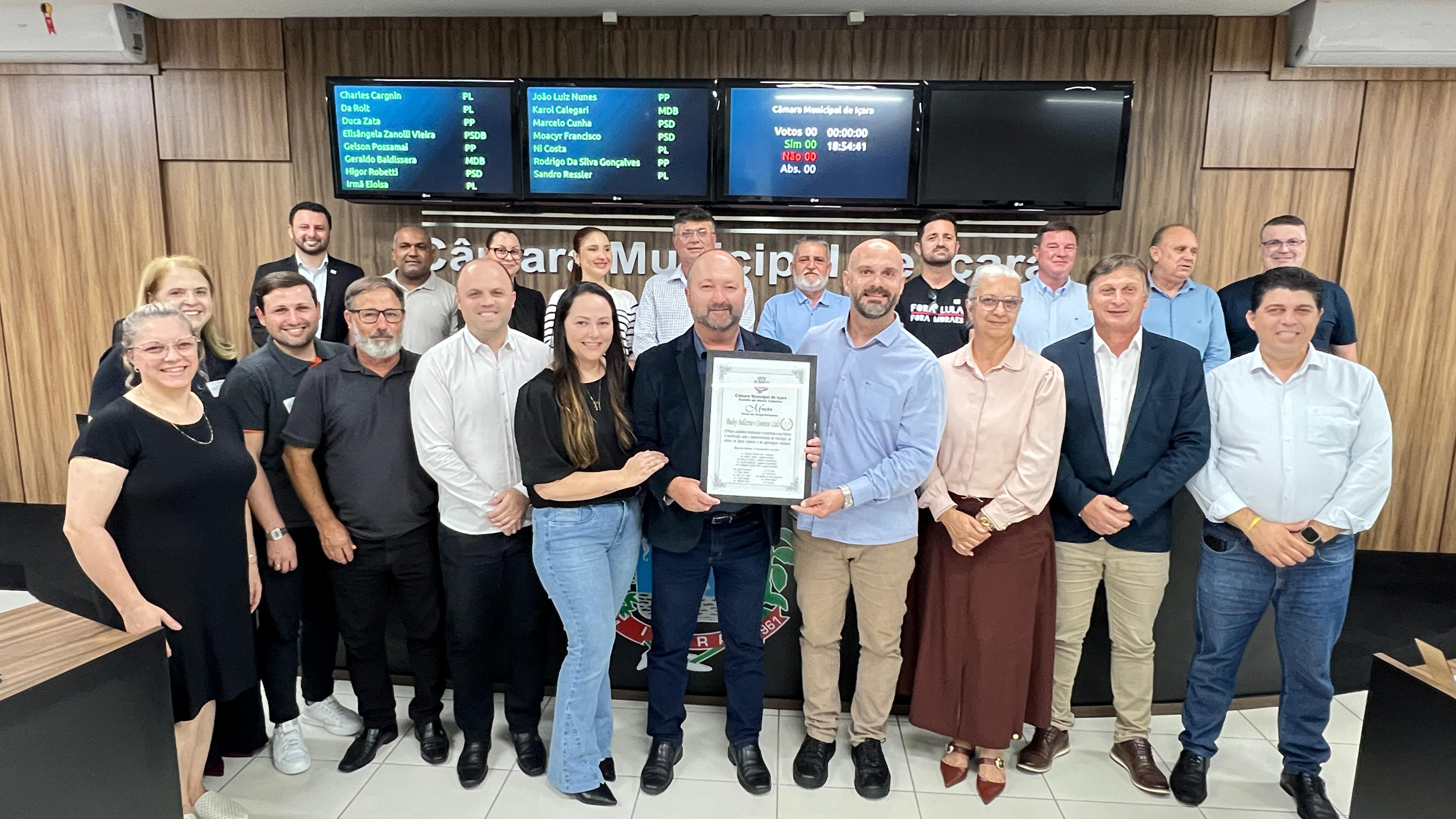 Budny Ind&uacute;stria e Com&eacute;rcio recebe mo&ccedil;&atilde;o pelos 35 anos de atividades