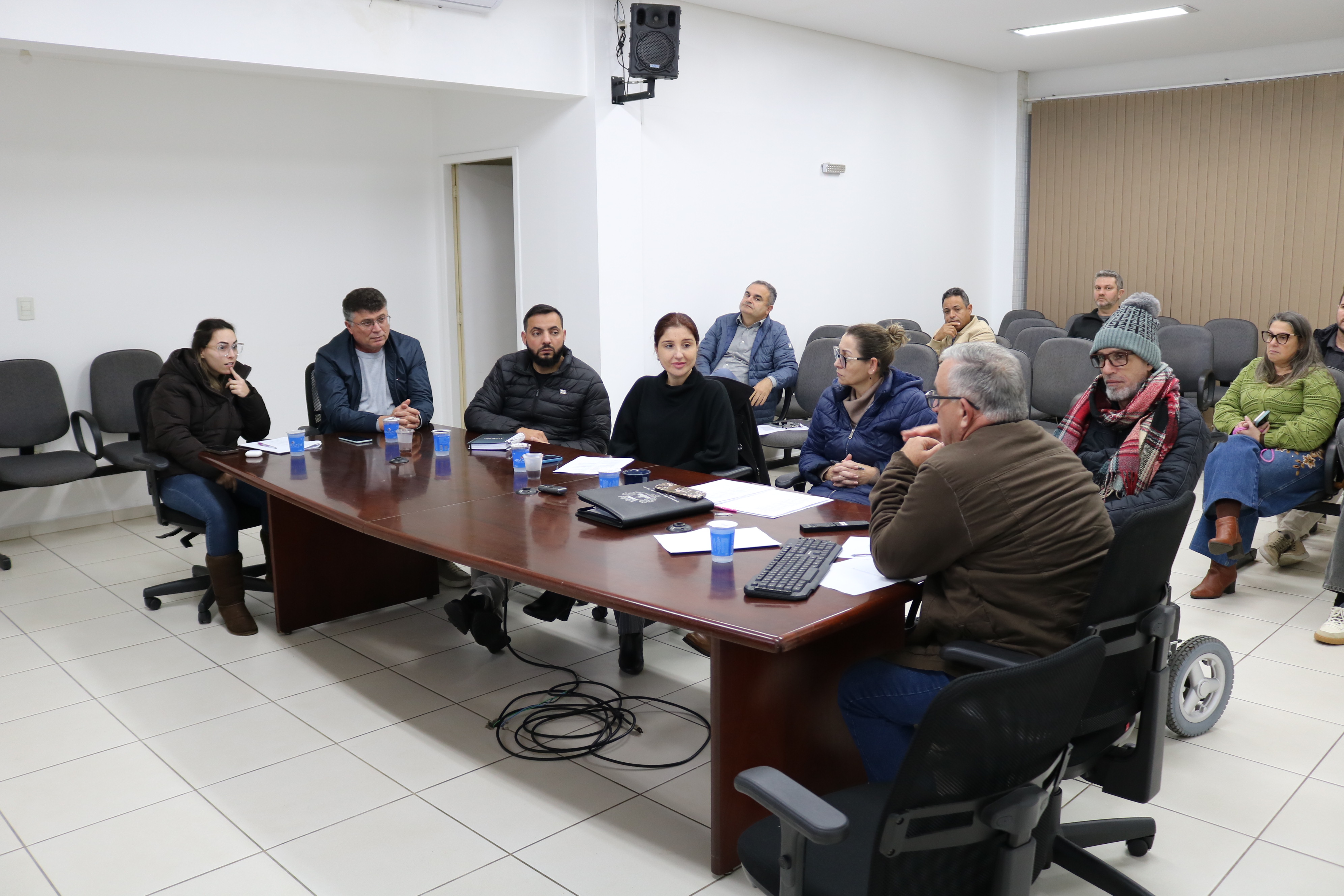 Comiss&atilde;o Especial prossegue estudos de revis&atilde;o do Regimento Interno
