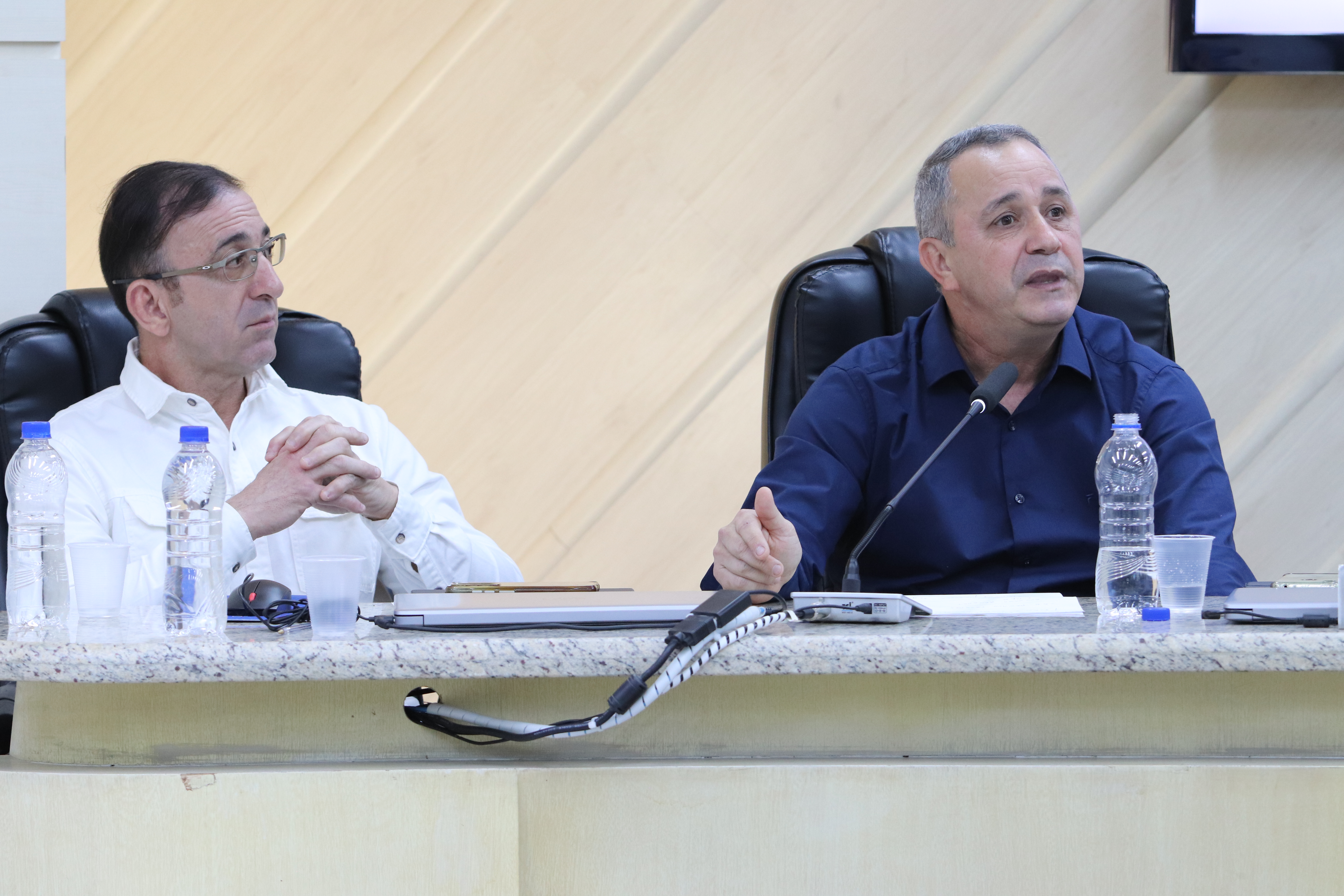 C&acirc;mara recebe exposi&ccedil;&atilde;o sobre implanta&ccedil;&atilde;o de escolas c&iacute;vico-militares