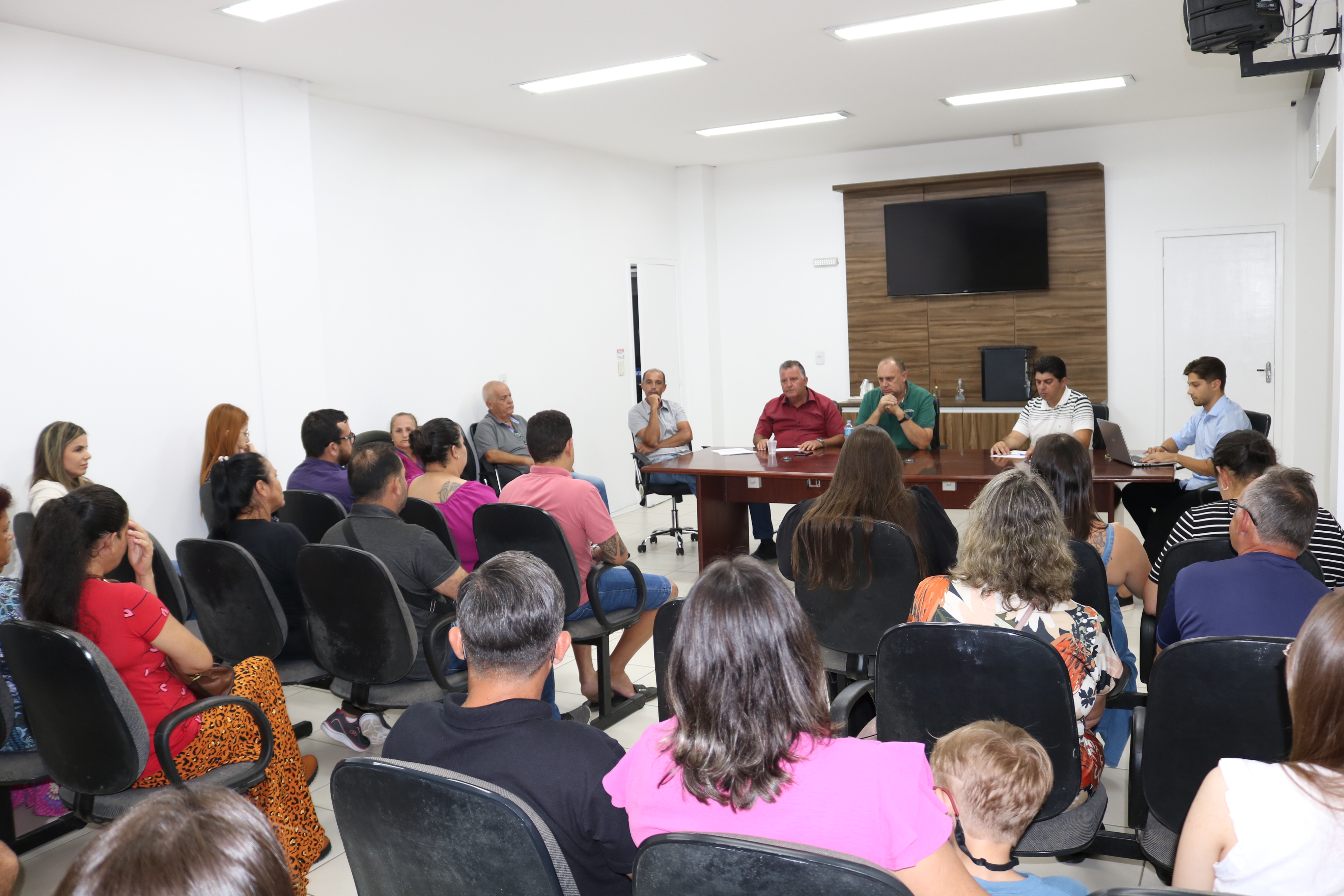 Reivindica&ccedil;&otilde;es de moradores ser&atilde;o repassadas ao Poder Executivo de I&ccedil;ara (SC)