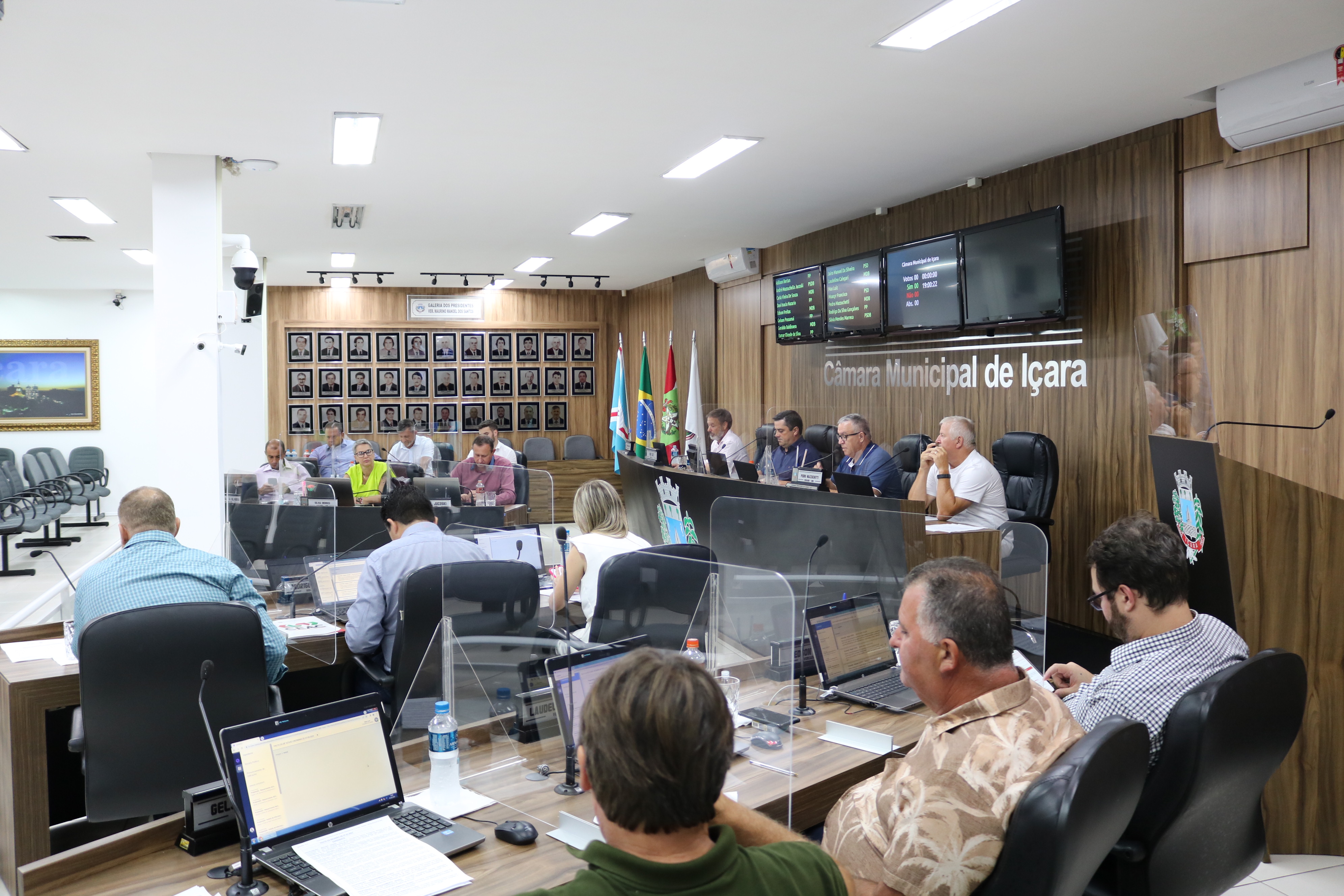 Maioria dos vereadores de I&ccedil;ara rejeitam veto do Poder Executivo