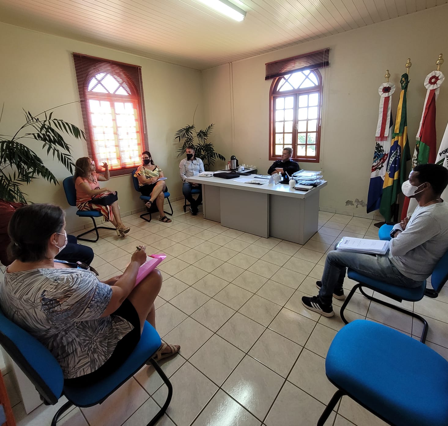 C&acirc;mara de Nova Veneza retoma atividades preocupada com servidores 