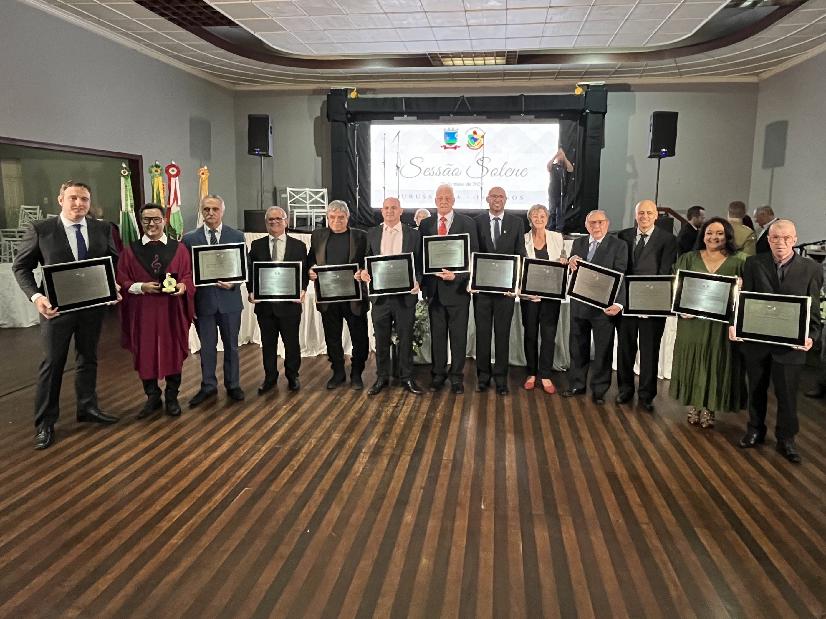 C&acirc;mara de Urussanga celebra 145 anos do munic&iacute;pio e entrega homenagens 