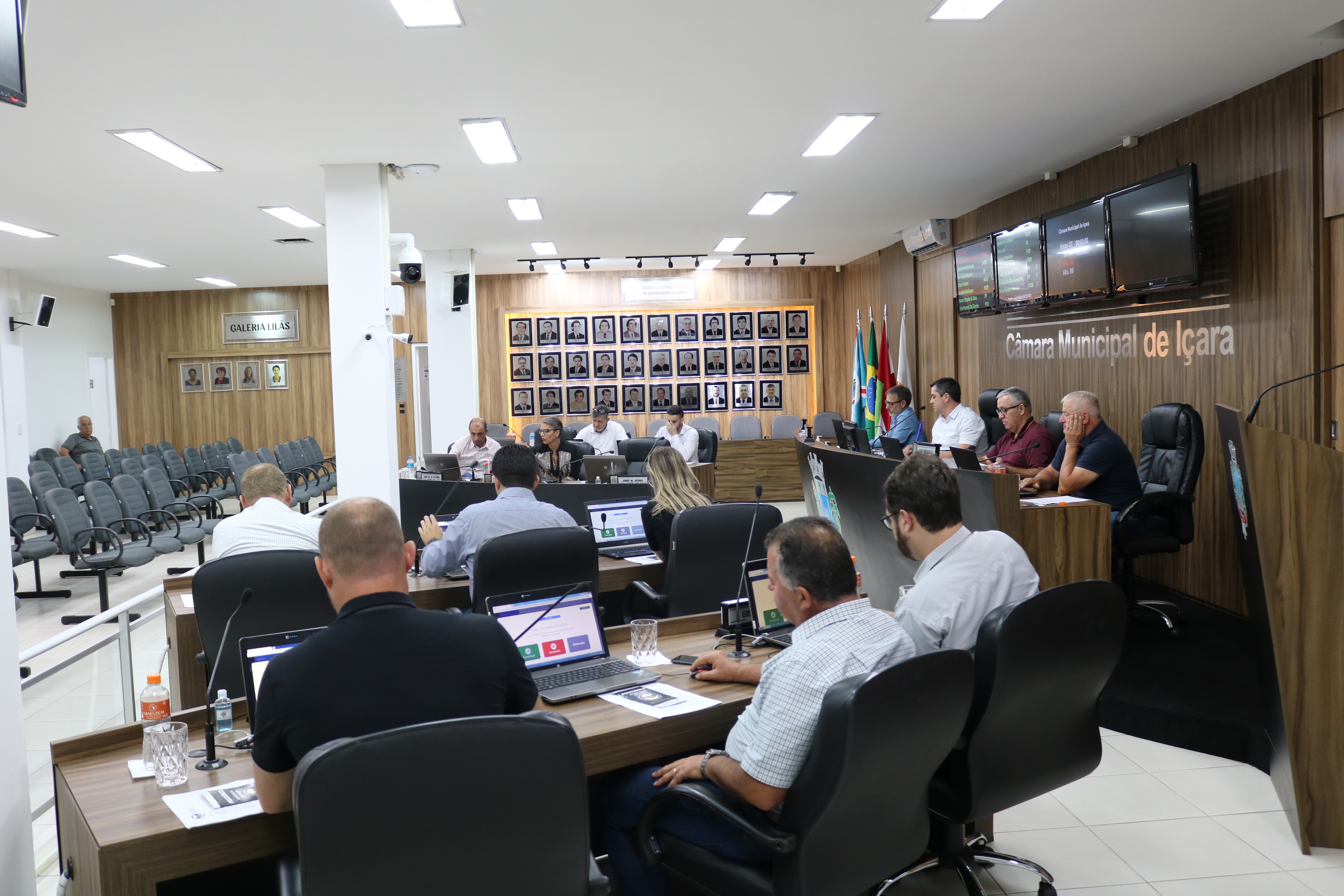 Propostas do Poder Executivo de I&ccedil;ara (SC) s&atilde;o aprovadas por unanimidade