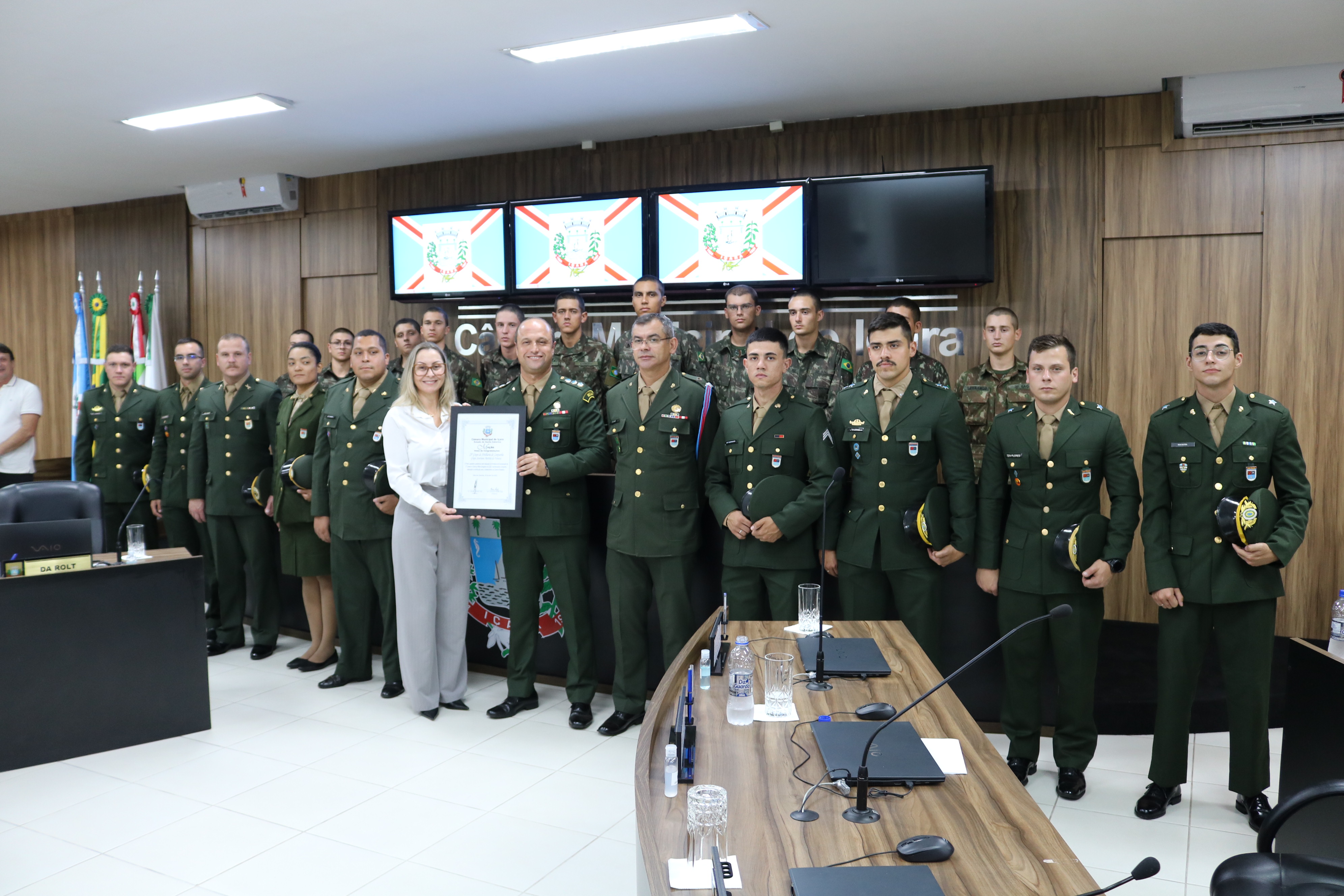 Grupo de Artilharia de Campanha recebe mo&ccedil;&atilde;o de congratula&ccedil;&otilde;es