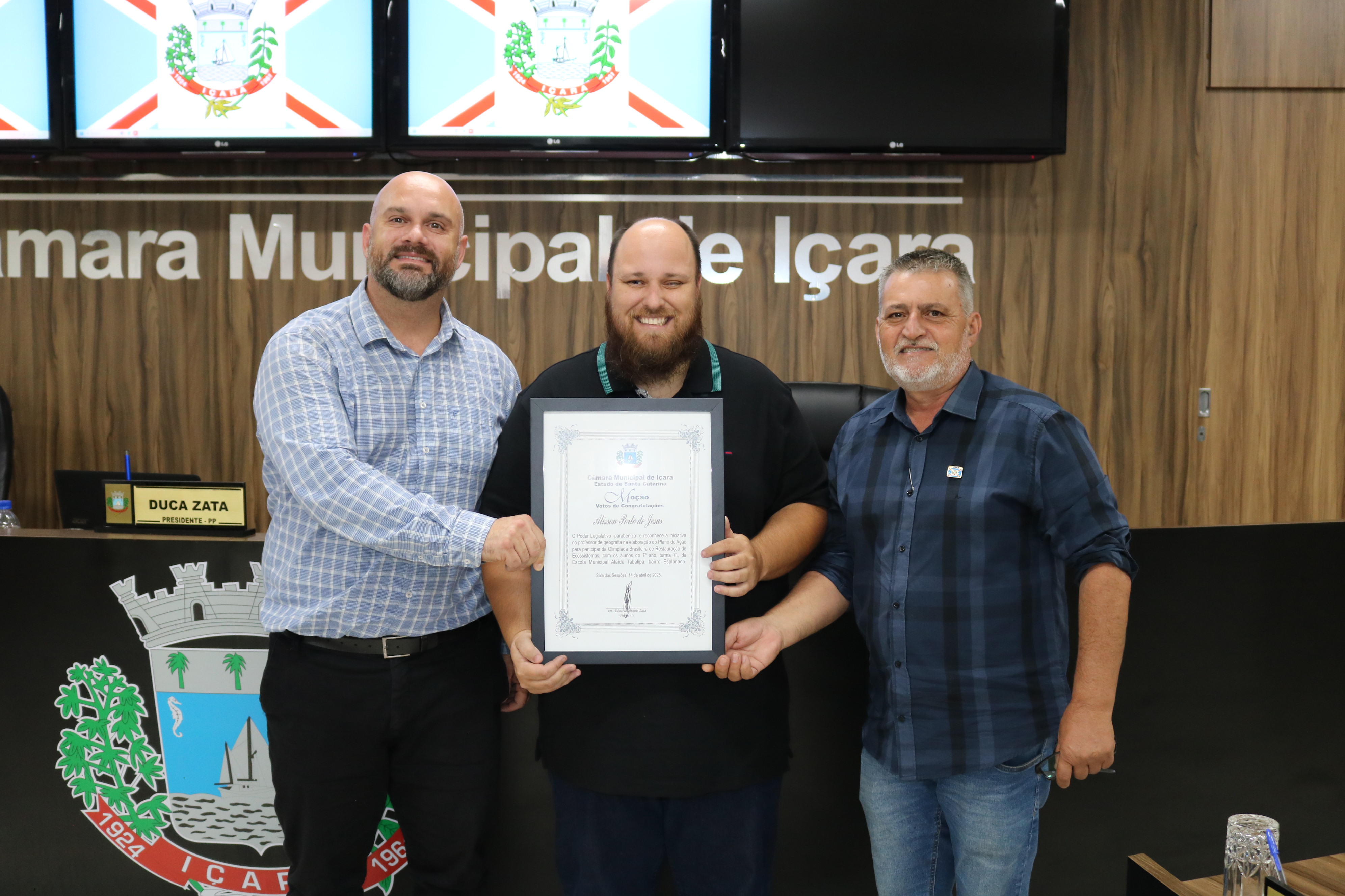 Professor recebe mo&ccedil;&atilde;o de congratula&ccedil;&otilde;es do Legislativo por Plano de A&ccedil;&atilde;o