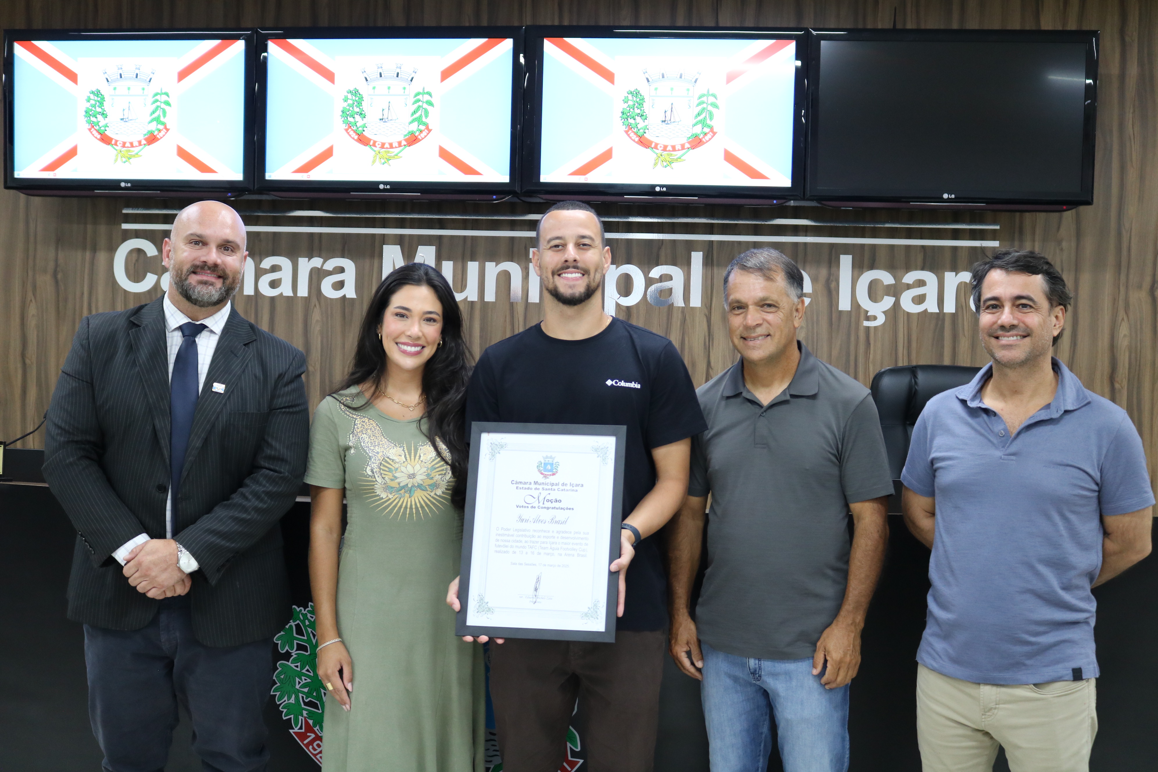 Legislativo entrega Mo&ccedil;&atilde;o pela realiza&ccedil;&atilde;o do Team &Aacute;guia Footvolley Cup