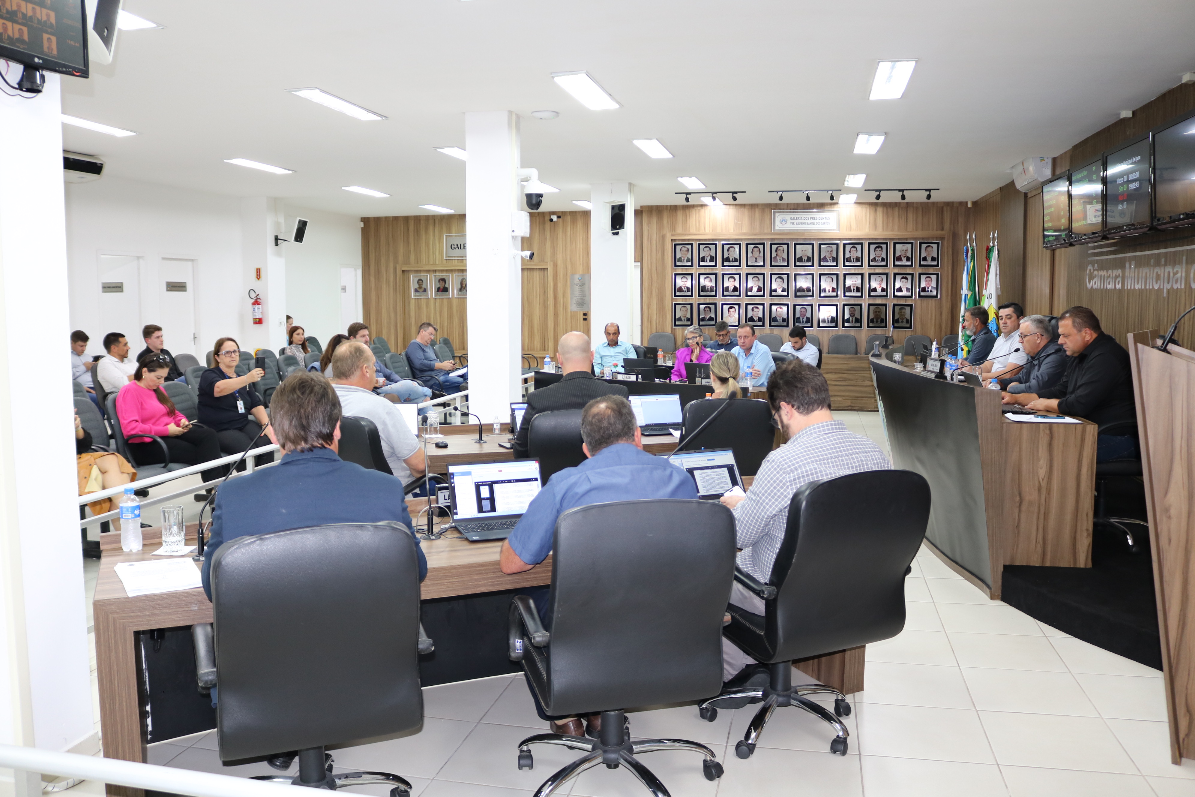 Vereadores de I&ccedil;ara (SC) votam pacote de projetos em &uacute;ltima sess&atilde;o do ano