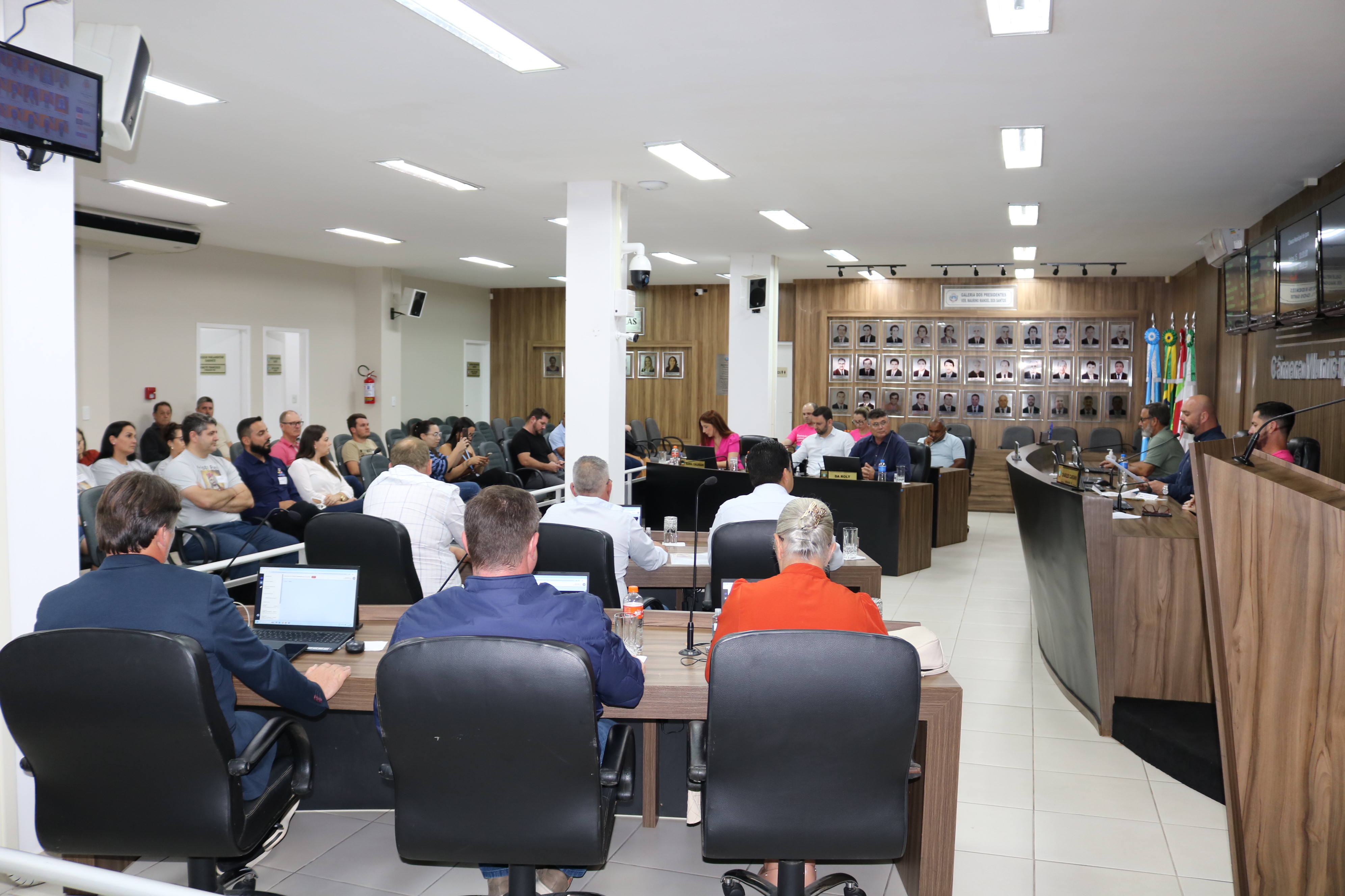 Vereadores de I&ccedil;ara (SC) aprovam LDO e demais projetos da pauta