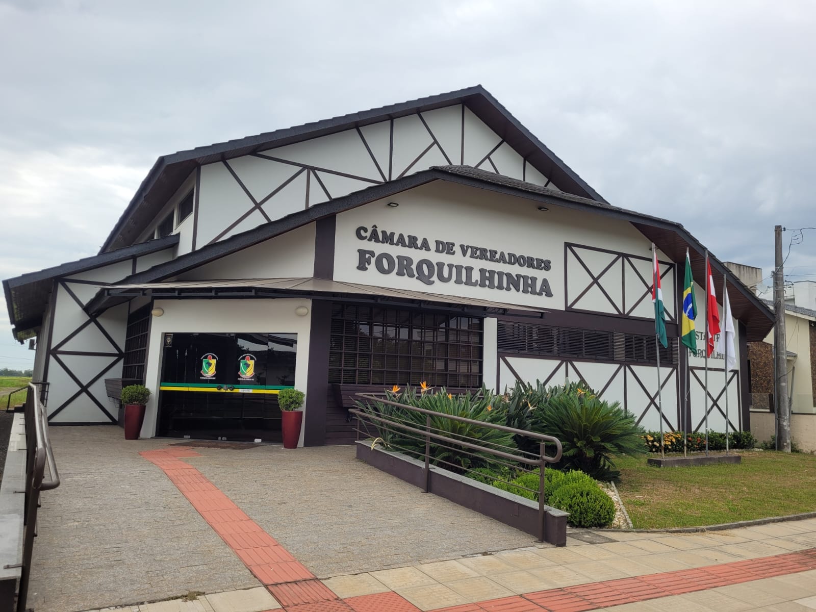 Concurso p&uacute;blico com quatro vagas &eacute; reaberto pela C&acirc;mara de Forquilhinha