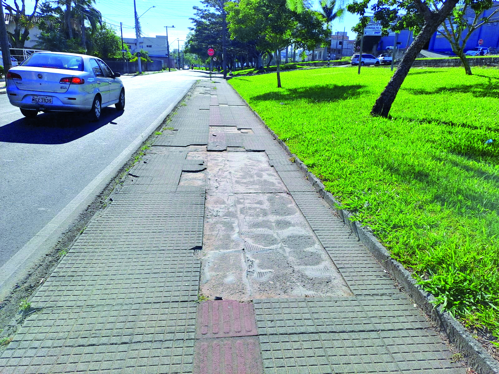 Cal&ccedil;ad&atilde;o da Avenida Proc&oacute;pio Lima precisa de manuten&ccedil;&atilde;o