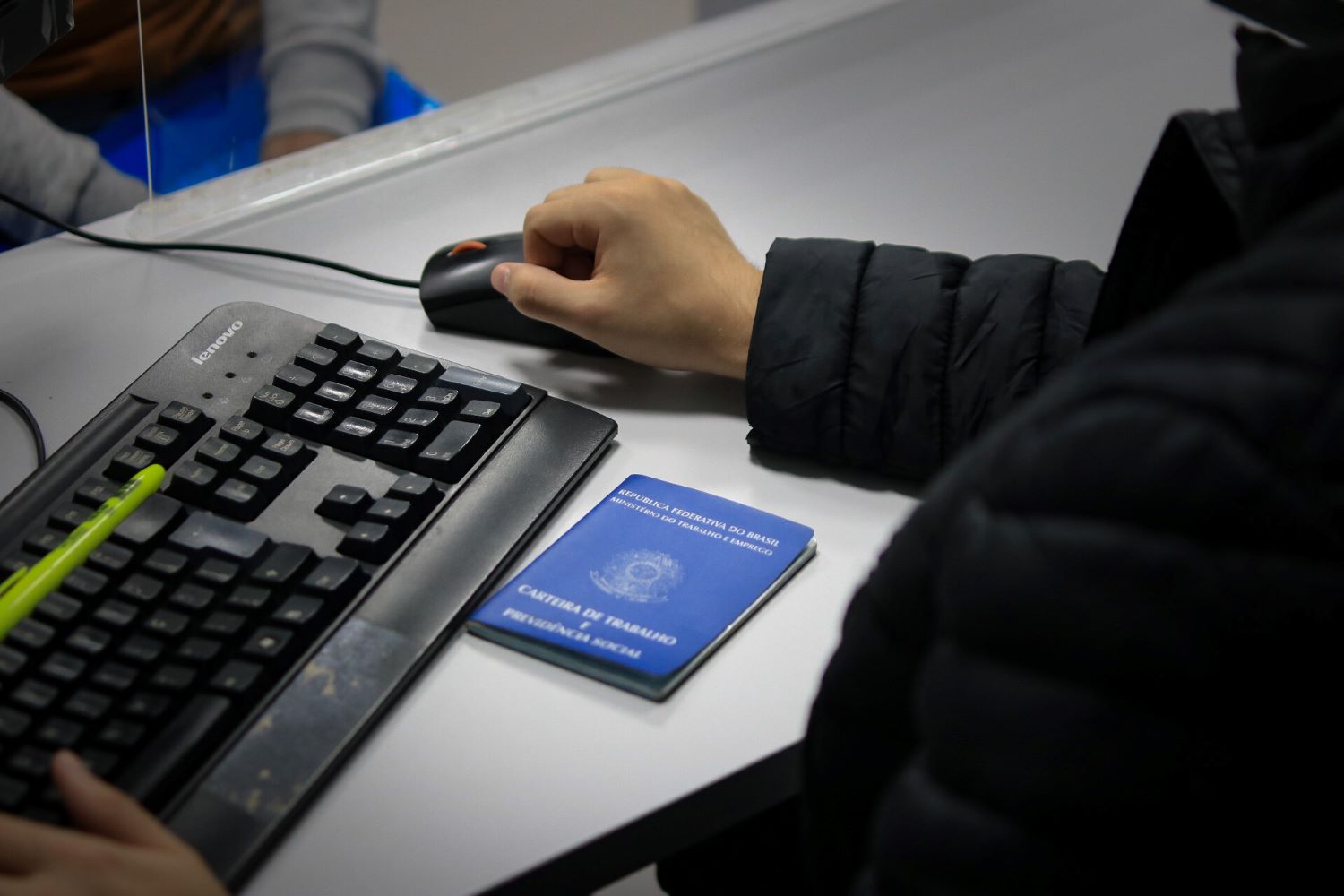 Com menor taxa de desemprego do pa&iacute;s, SC tem 10 mil vagas abertas pelo Sine