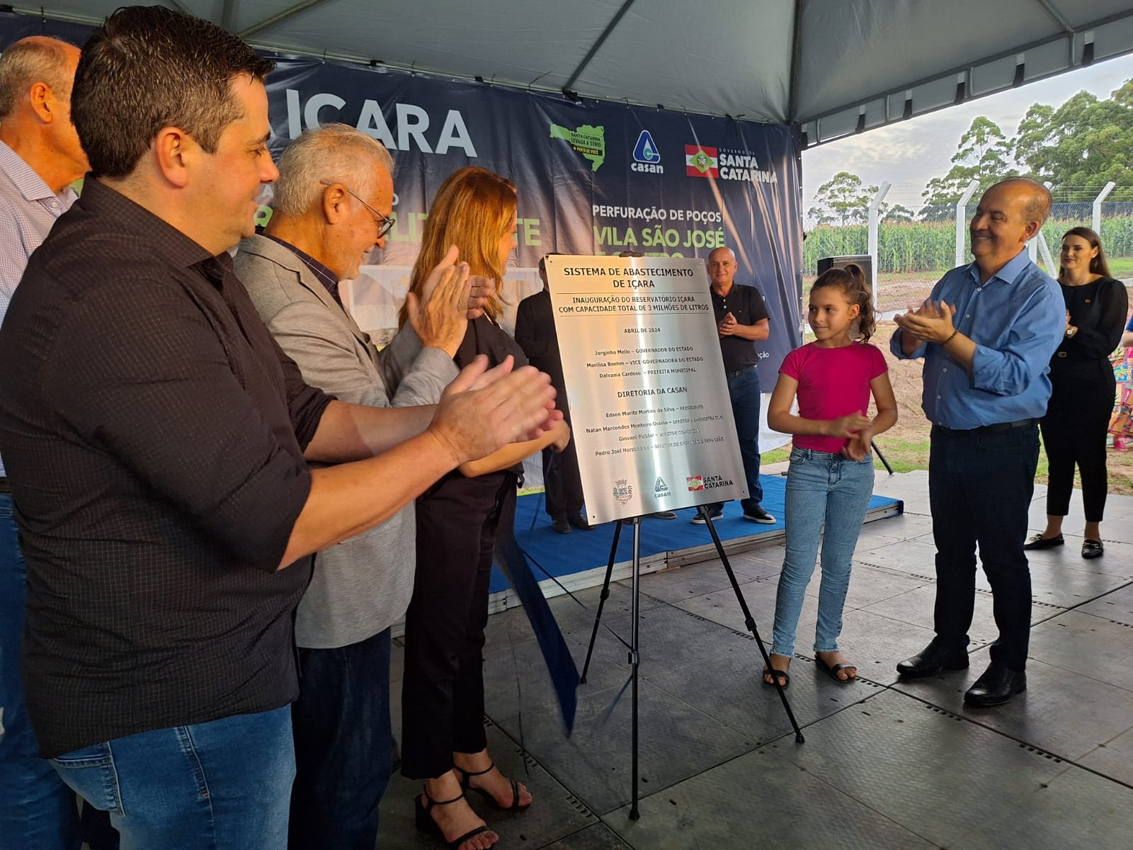Governador Jorginho Mello inaugura reservat&oacute;rio de ponta da CASAN em I&ccedil;ara (SC)