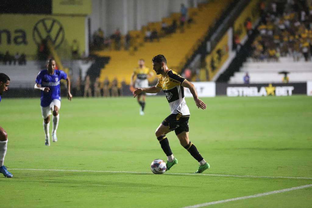Crici&uacute;ma E.C. empata com o Barra no Est&aacute;dio Heriberto H&uuml;lse