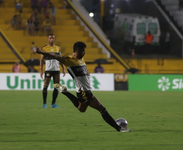 Crici&uacute;ma E.C. fica no empate em zero a zero com o Clube N&aacute;utico Marc&iacute;lio Dias