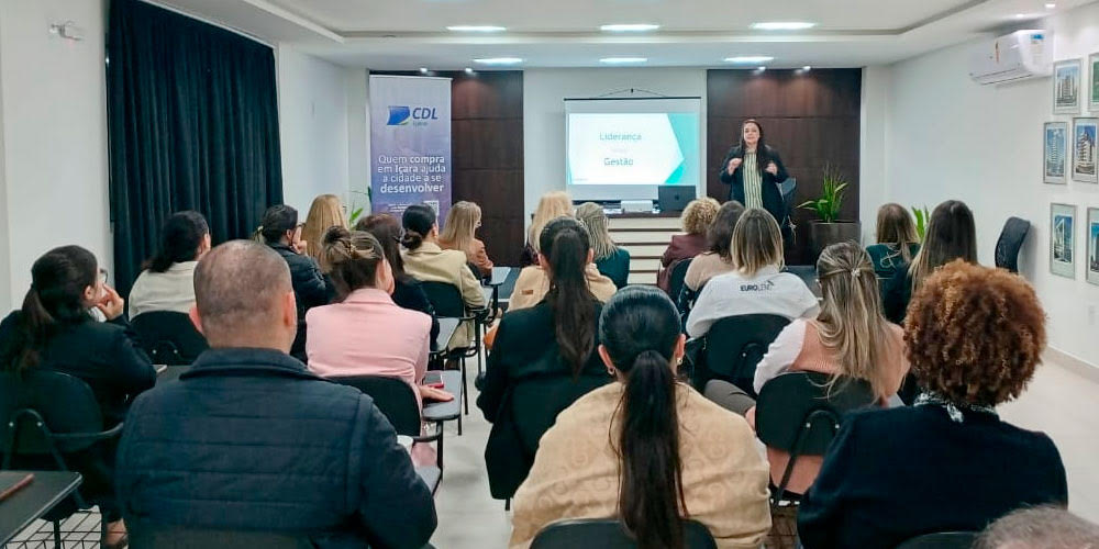 Lideran&ccedil;a em vendas ganha destaque em capacita&ccedil;&atilde;o promovida pela CDL 