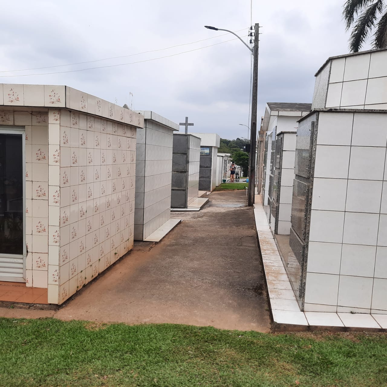 Dia de Finados &eacute; momento de visitar parentes e amigos falecidos